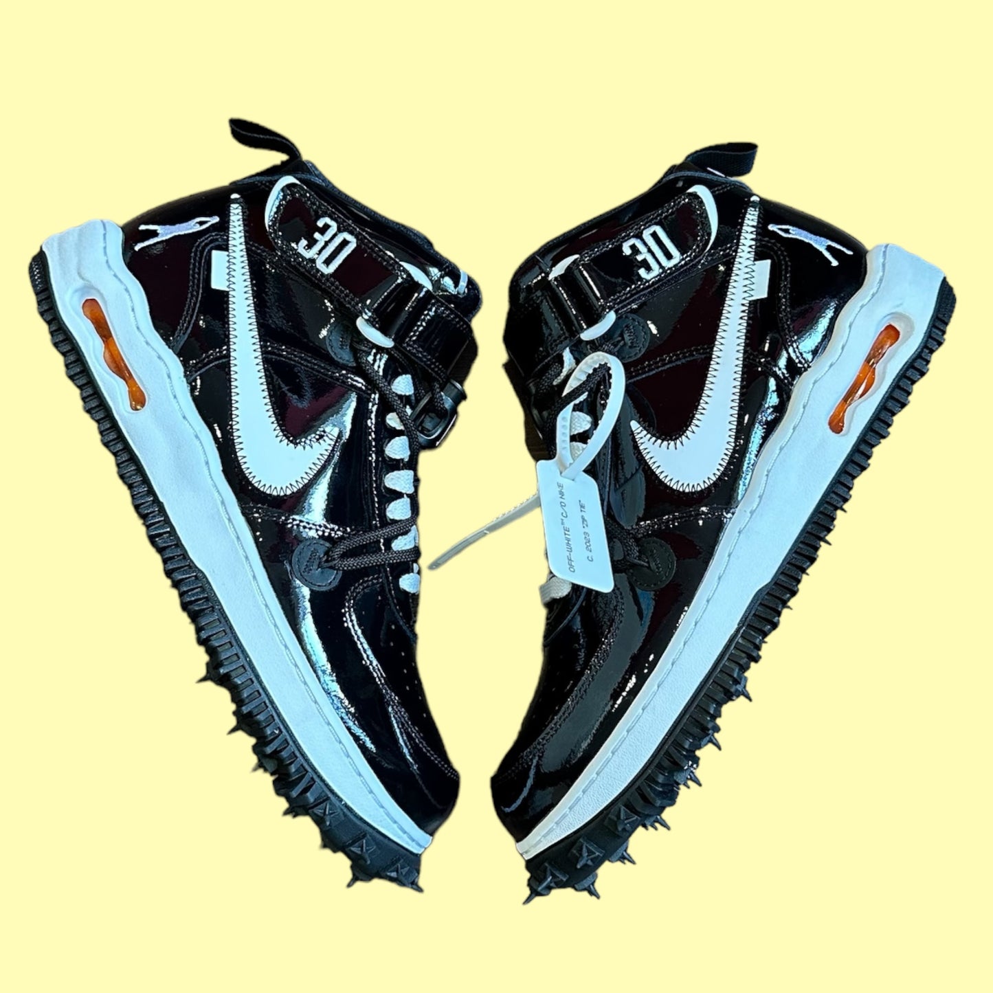 Off-White Air Force 1 Mid SP