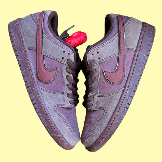 SB Dunk Low City Of Love Burgundy Crush